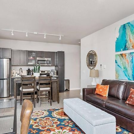 Beautiful 1-Bed & Den Διαμέρισμα Μινεάπολη Εξωτερικό φωτογραφία